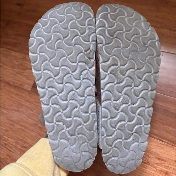 BIRKENSTOCK Gizeh Washed Metallic Silver Leather Sandals Women's Sz. 38 - Picture 5 of 5